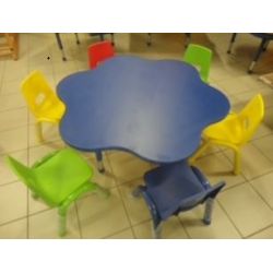 Table matern. ajust. PVC Fleur 6 pl. (D:120 cm - H:37 à 62 cm) BLEU
